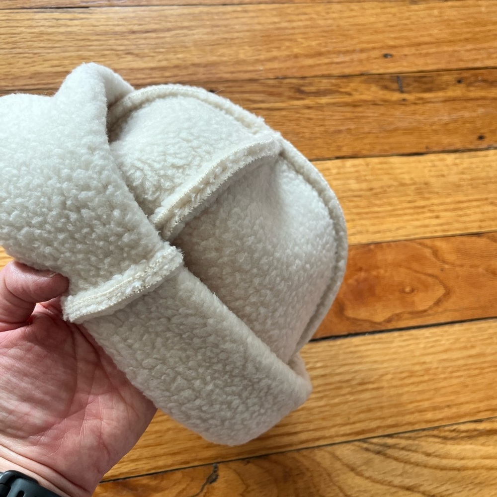 Women's Cream Sherpa Hat - Picture 4 of 5